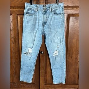 BDG Dad Slim Fit Shredded Jean - Light Wash - W33/L32 (114)